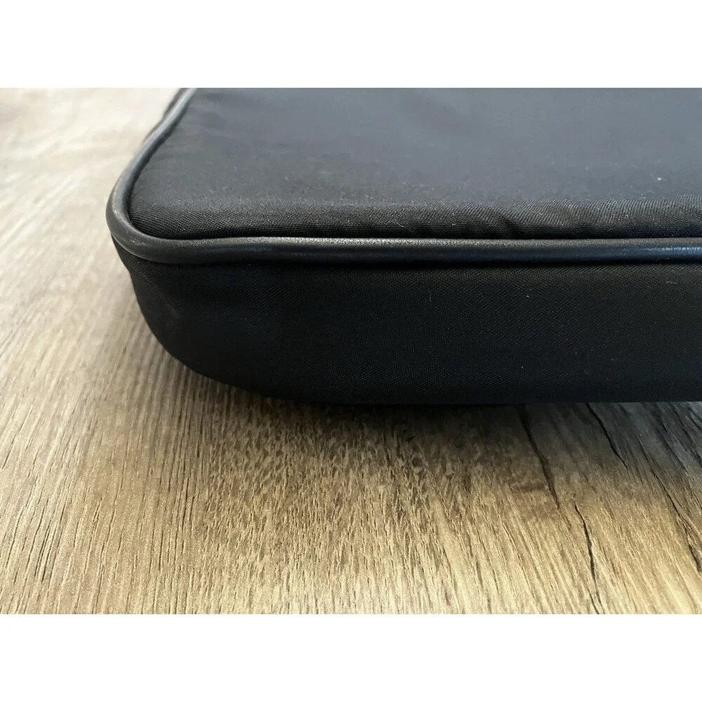 Samsonite 13 Inch Laptop Bag Very Lightly Used (Looks New)